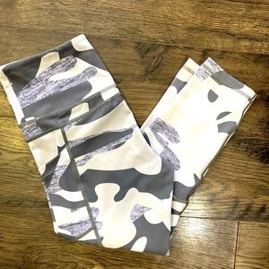 Zyia White Camo Light n Tights